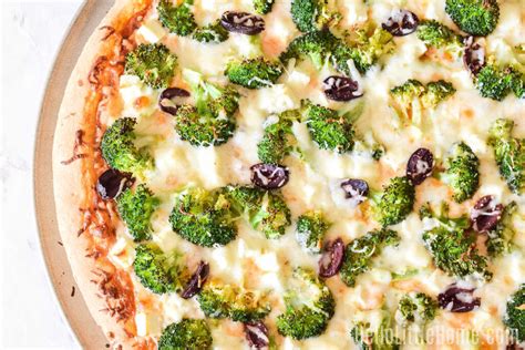 Broccoli Pizza (Easy Recipe) | Hello Little Home