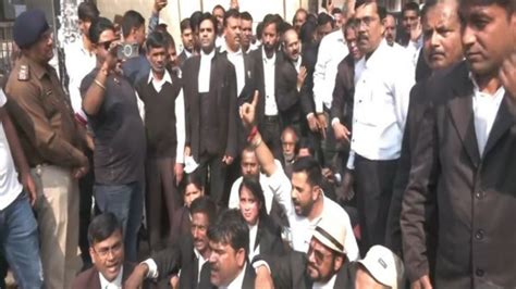 Patna Civil Court Blast: Advocates Protest Demanding Huge Compensation ...