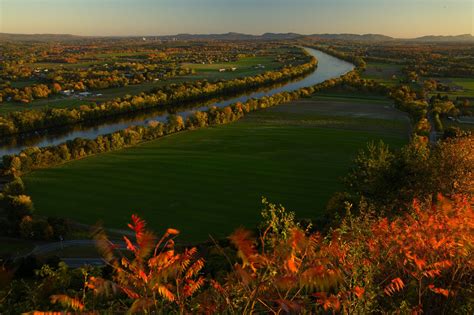 New England Fall Foliage Balloon Rides and Aerial Tours