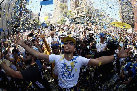 LOOK: Golden State Warriors light up championship parade