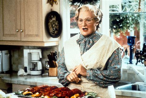 'Mrs. Doubtfire' director shares Robin Williams stories, SF connections and sequel details