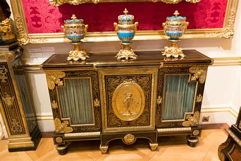 1775 cabinet with gold trim | Wallace Collection, London, 20… | Flickr