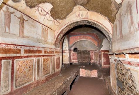 Tour the Roman Catacombs - Biblical Archaeology Society