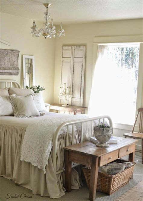 14 Best Rustic Chic Bedroom Decor and Design Ideas for 2020