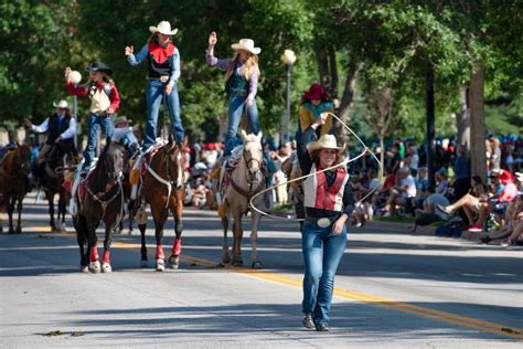 DVIDS - Images - Cheyenne Frontier Days parade [Image 4 of 14]