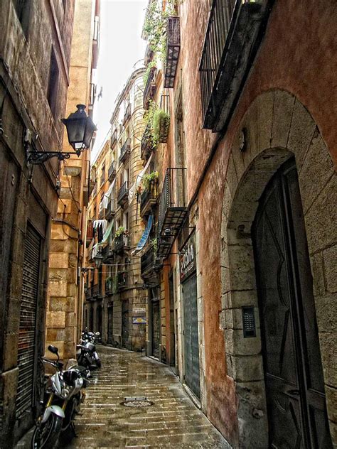 Barcelona Old Town / Narrow Alleyway Alley Between Houses Barri Gotic El Gotic Gothic Quarter ...