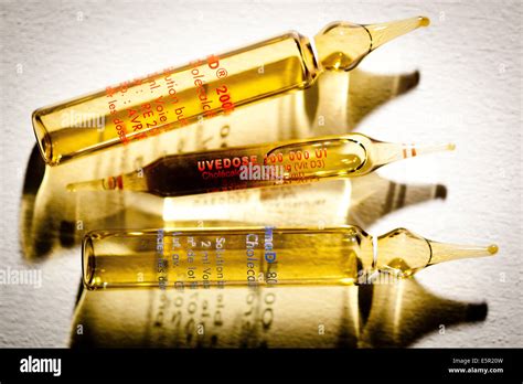 Glass Ampoules Stock Photos & Glass Ampoules Stock Images - Alamy