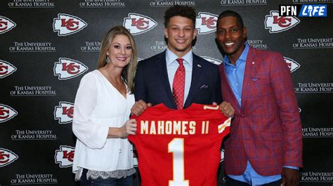 Who Are Chiefs QB Patrick Mahomes' Parents? Getting To Know Pat Mahomes ...