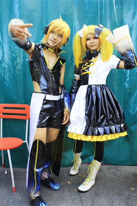 Kagamine Len x Kagamine Rin cosplay by ArdiBitch on DeviantArt