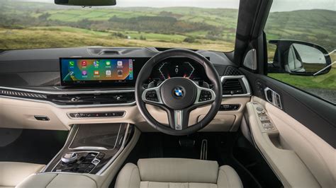 Explore the Luxurious Interior of the 2023 BMW X7