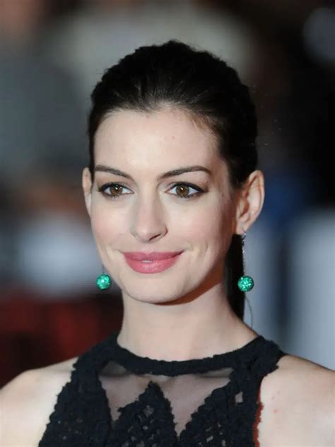 ANNE HATHAWAY at The Intern Premire in London 09/27/2015 – HawtCelebs