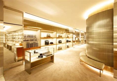 new-gucci-store-concept-courtesy-of-gucci.india | Store design interior ...