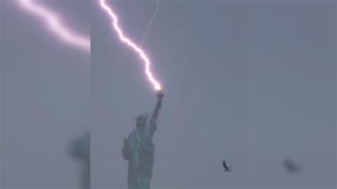 Statue of Liberty Gets Struck By Lightning During Wild New York Storm ...