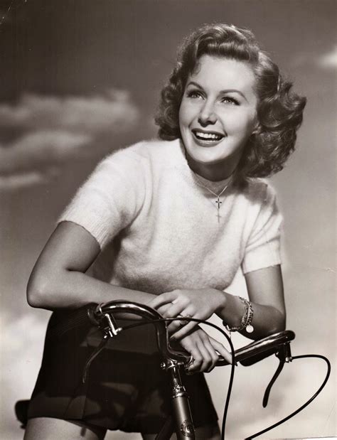 22 Interesting 1950's Classic Photos Of Hollywood Actresses Ride Their ...