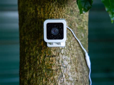 Wyze Cam v3 outdoor security camera features a siren to warn intruders ...