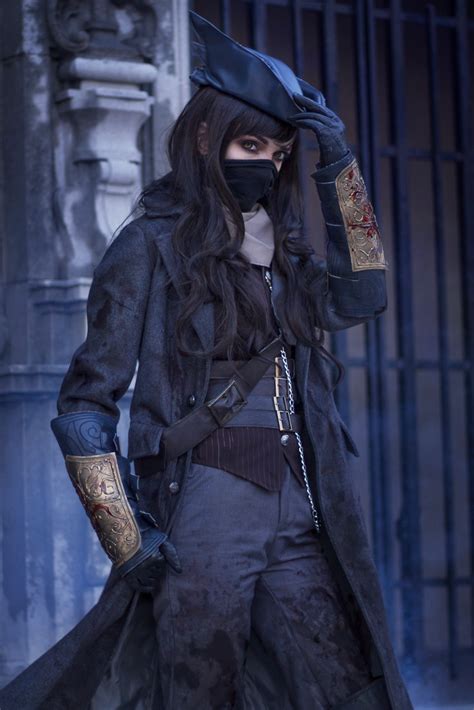 Bloodborne Hunter cosplay by Lyz ... | Bloodborne cosplay, Bloodborne outfits, Cosplay costumes