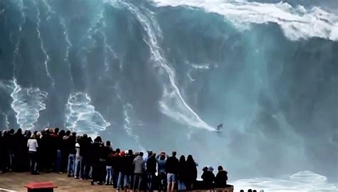 Riding Giant Waves in Nazare, Portugal Riding Giant Waves | Big wave surfing, Surfing pictures ...