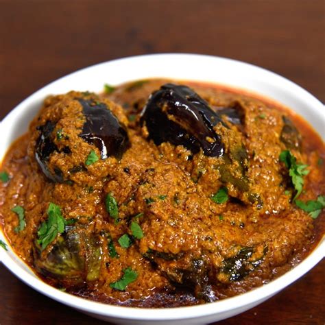 Stuffed brinjal curry recipe | Bharwa baingan masala | stuffed brinjal masala - Shetty's Cookery ...