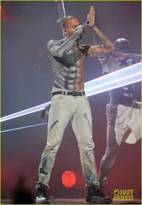 Chris Brown: Shirtless for BET Awards Performance!: Photo 2681918 ...