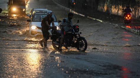 Delhi rain: Traffic police advise to avoid these routes due to ...