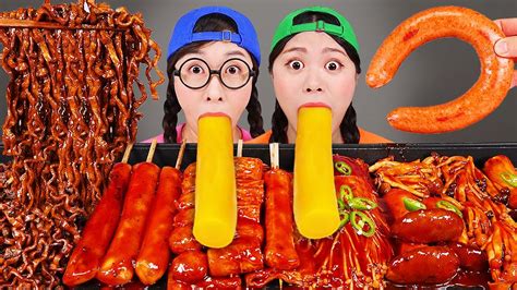 짜장면 떡볶이 먹방 Black Noodle TTeokbokki Mukbang DONA 도나 - YouTube