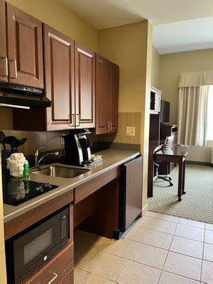 HOLIDAY INN EXPRESS ABRAMS HALL - Updated January 2025 - 52 Photos & 34 Reviews - 7350 Ingersol ...