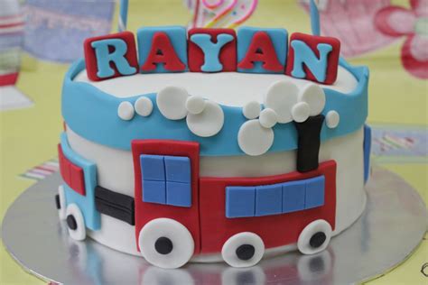 CoMeLiCiOuS: Choo choo train Cake