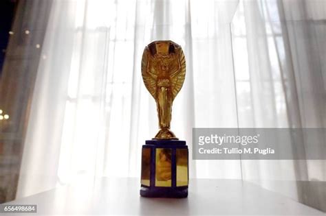 445 Jules Rimet Trophy Photos & High Res Pictures - Getty Images