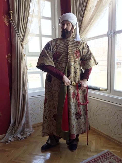 Clothing of 36 Ottoman sultans to be replicated | Daily Sabah