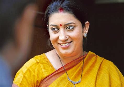 Smriti Irani Family Pics, Husband, Son, Daughter, Father, Age, Biography