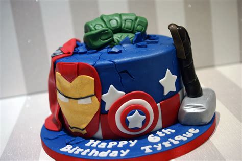 Avengers Birthday Cake - Bakealous