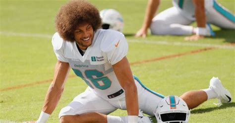 Miami Dolphins Re-Sign WR Mack Hollins - Miami Dolphins