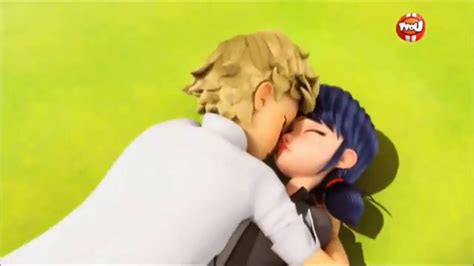 Cute Miraculous Ladybug Marinette And Adrien Kiss - Draw-lab