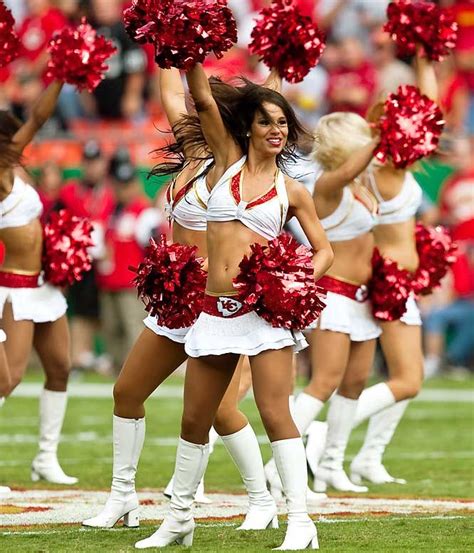 Kansas City Chiefs Cheerleaders | Nfl cheerleaders, Kansas city chiefs ...