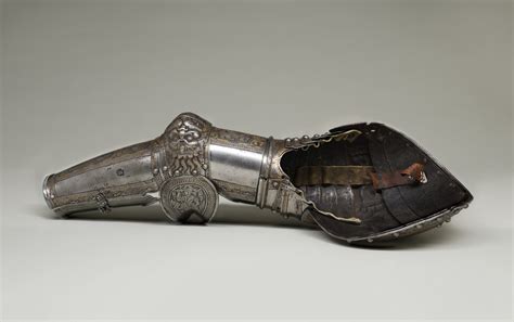 Pauldron and Vambrace | The Walters Art Museum