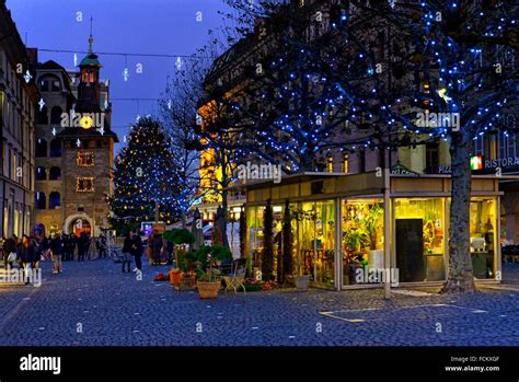 Old town geneva christmas hi-res stock photography and images - Alamy