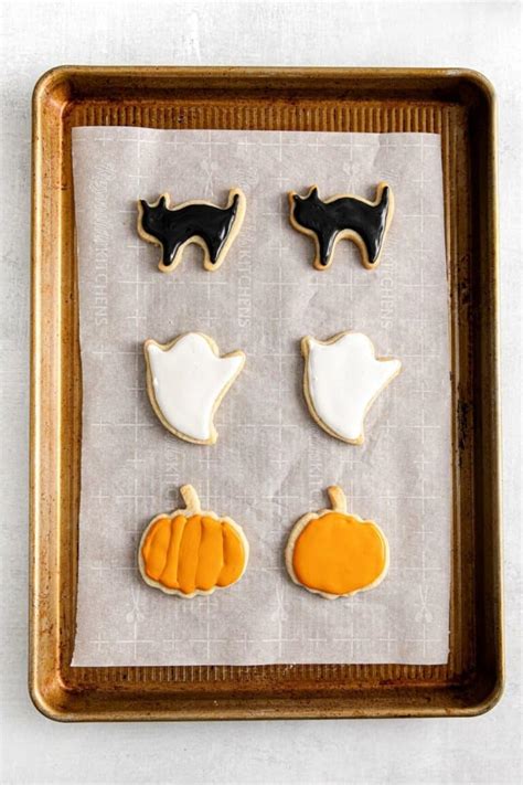 Halloween Sugar Cookies | With Royal Icing | Confetti & Bliss