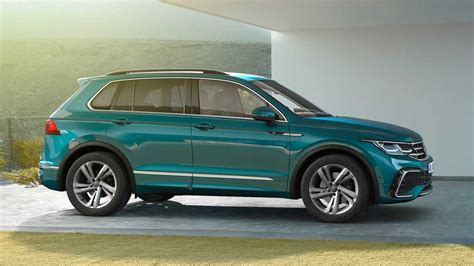 2022 Volkswagen Tiguan Debuts With Familial Facelift, More Safety Tech