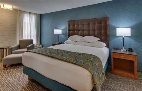 Pear Tree Inn St. Louis Airport - Drury Hotels