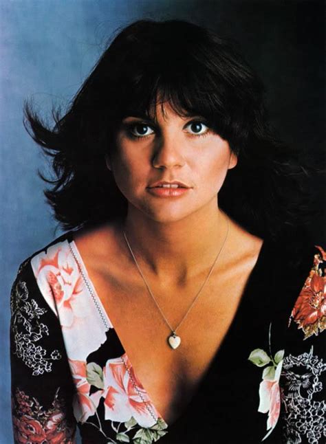 Linda Ronstadt, 1975 : r/OldSchoolCool