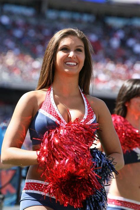 Pro Cheerleader Heaven: New England Patriots Cheerleaders For Your Thanksgiving Evening