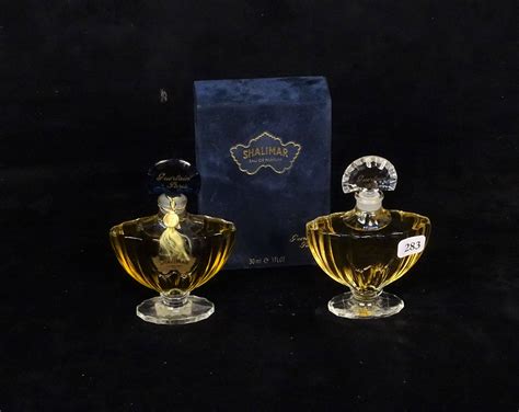 GUERLAIN "Shalimar" (1925) - Flacon chauve-souris contenant 30 ml d'eau de parfum avec son ...
