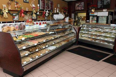 10 Great Italian Bakeries to Get Your Zeppole Fix - Eater Chicago