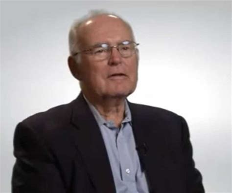 Gordon Moore Biography - Childhood, Life Achievements & Timeline