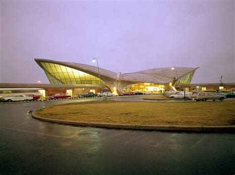 See the stunning space-age TWA Terminal at JFK airport as it looked in the '60s (before it ...