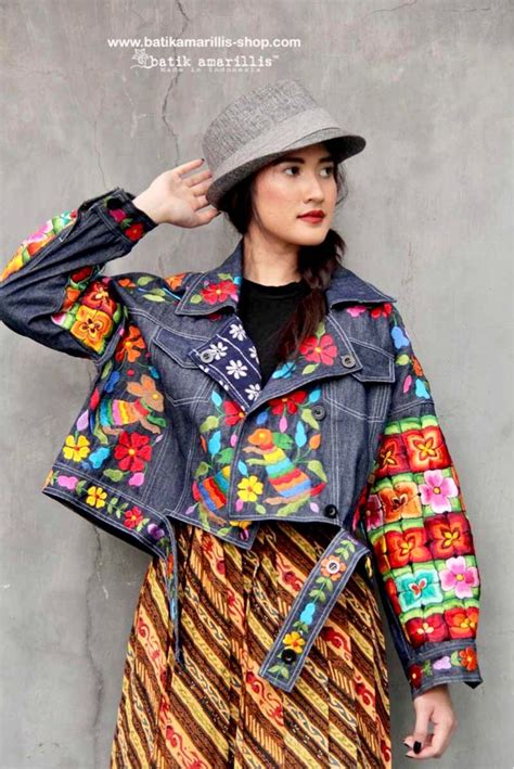 Batik Amarillis made in Indonesia www.batikamarillis-shop.com Batik Amarillis’s Traveller Jacket ...