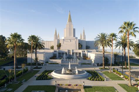 Here's Your First Look Inside the Renovated Oakland Temple | LDS Daily