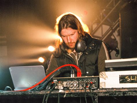 Aphex Twin designs his own “sample mashing” app, Samplebrain