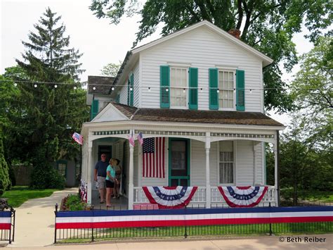 The-Wright-brothers-began-their-serious-studies-in-aviation-at-this-family-home-in-Dayton-Ohio ...