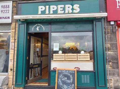 Signwriting and logo design for Pipers Artisan Sausages | Illustrations by Molly